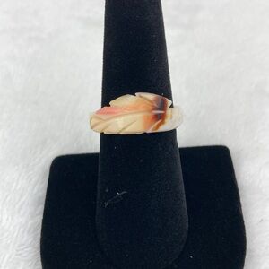 Shellcraft Carved Seashell  Leaf Design Ring sz 7.5